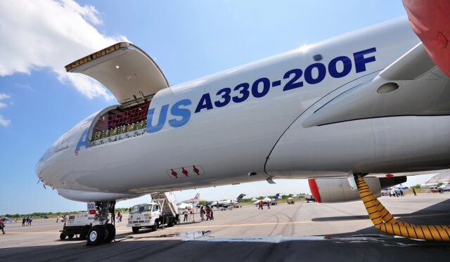 Airbus A330 convertido a carguero ppal