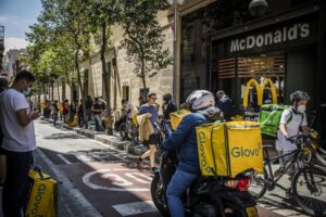 Las “cocinas fantasma” quedaron prohibidas en Barcelona1