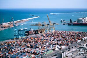 Tráfico de contenedores en el Port de Barcelona crece un 24% en el primer semestre de 2024