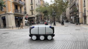 Robot Ona en las calles de Barcelona