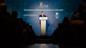 Alfonso Fernández Mañueco, presidente de la Junta de Castilla y León, durante la presentación de la Estrategia Logística de Castilla y León 2030.