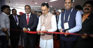 El Ministro de Comercio e Industria de India, Shri Prasad,inauguró la Décima edición de iPHEX 2024 en Noida, India.