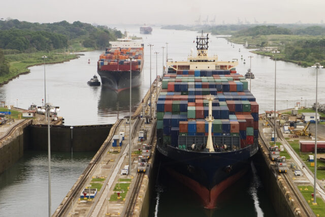 transporte naval agua