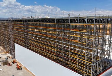 POLYPAL equipa el almacén autoportante