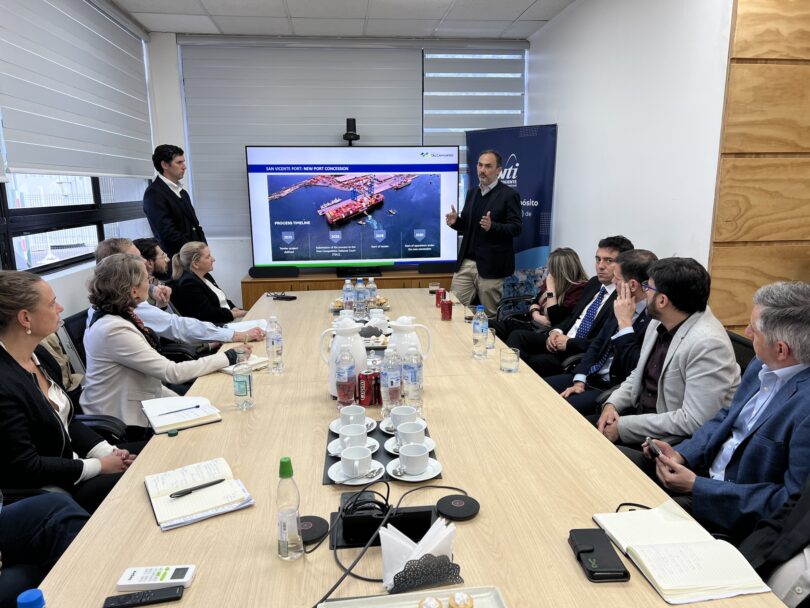 Delegación público privada noruego-danesa de parques eólicos marinos visitó puerto de San Vicente