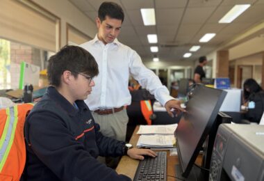 19 estudiantes realizan prácticas en empresas Comlog Talcahuano
